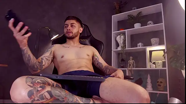 alessandro duty online show from 10/18/25, 03:31