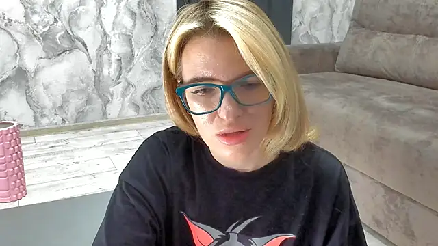 Snapshot of succubus chatting on 04/28/26, 02:11 succubus online show from 04/28/26, 02:11