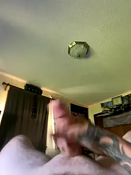 Snapshot of cumgitsumdic chatting on 09/18/25, 06:32 cumgitsumdic online show from 09/18/25, 06:32