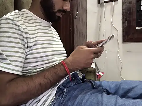 Snapshot of brownie_cake_cb chatting on 10/30/25, 04:41 brownie cake cb online show from 10/30/25, 04:41