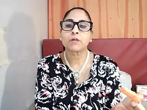 Snapshot of Indiankushy chatting on 09/12/25, 04:40 Indiankushy online show from 09/12/25, 04:40