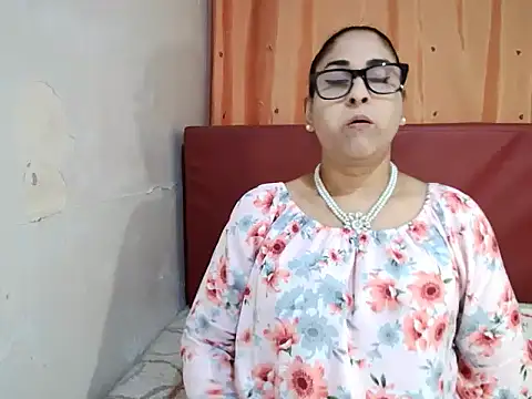 Snapshot of Indiankushy chatting on 09/22/25, 04:31 Indiankushy online show from 09/22/25, 04:31
