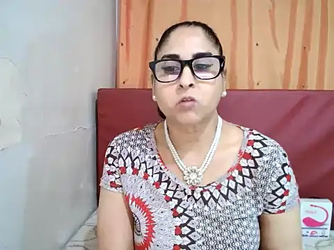 Snapshot of Indiankushy chatting on 10/07/25, 04:48 Indiankushy online show from 10/07/25, 04:48