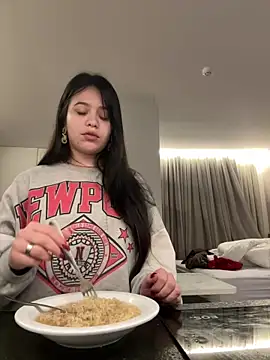 kiarafonseca  online show from 10/08/25, 12:30