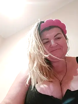 VeronikaBless online show from 09/15/25, 12:32