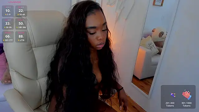 zobe love online show from 03/15/25, 04:57