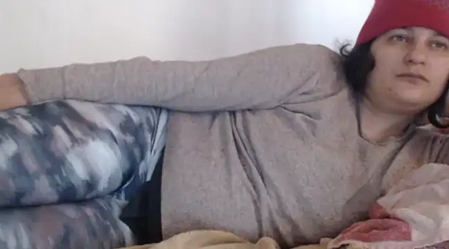 Snapshot of flowerlauren chatting on 02/09/25, 10:53 flowerlauren online show from 02/09/25, 10:53