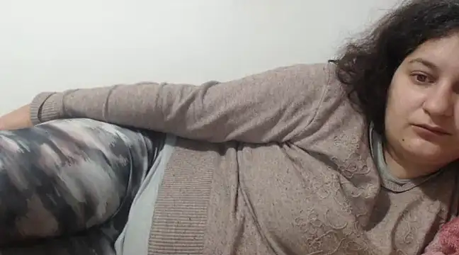 Snapshot of flowerlauren chatting on 02/13/25, 05:26 flowerlauren online show from 02/13/25, 05:26