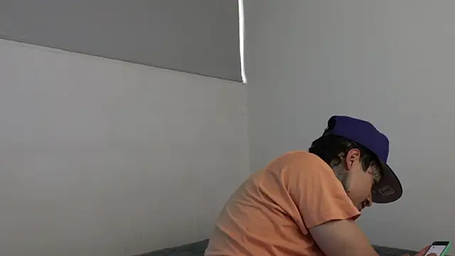 trieone online show from 12/28/24, 09:40