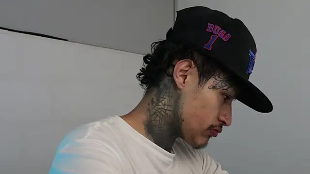 trieone online show from 02/13/25, 04:11