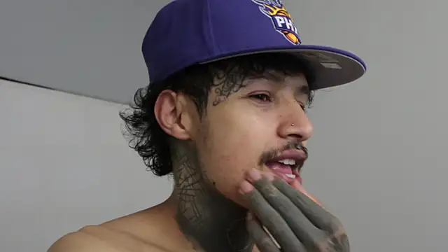 trieone online show from 03/02/25, 02:51