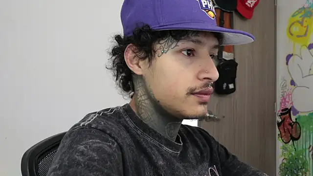 trieone online show from 02/10/26, 01:15