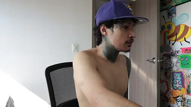 trieone online show from 03/03/26, 02:01