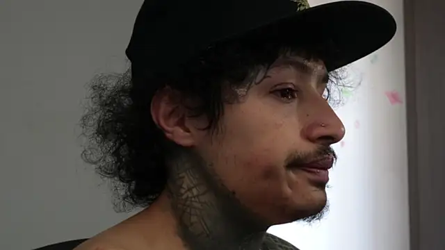 trieone online show from 04/04/26, 02:03