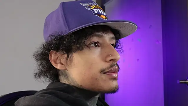 trieone online show from 04/17/26, 04:21