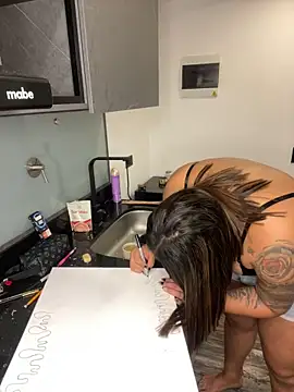 Victoria14  online show from 12/30/24, 03:03