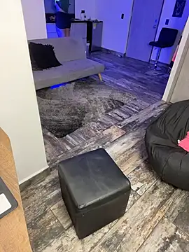 Victoria14  online show from 11/28/25, 01:52