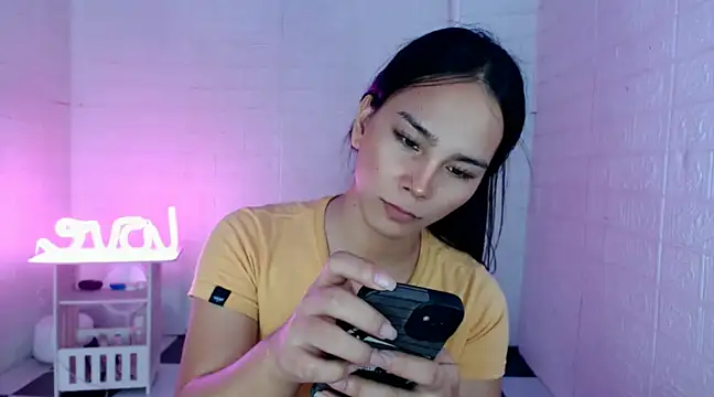 urnaughtydolly69 online show from 02/05/25, 01:22