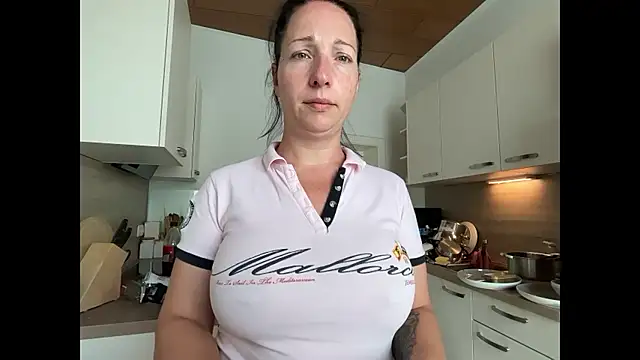 Viola Beck online show from 06/26/26, 08:30