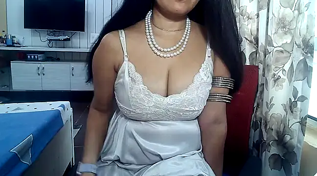 Snapshot of yourradhika chatting on 12/09/24, 06:34 yourradhika online show from 12/09/24, 06:34