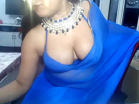 yourradhika online show from 12/17/25, 07:42