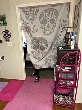 Snapshot of lolabunny9 chatting on 12/10/24, 05:00 lolabunny9 online show from 12/10/24, 05:00