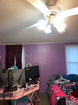 Snapshot of lolabunny9 chatting on 12/21/24, 09:25 lolabunny9 online show from 12/21/24, 09:25