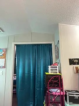 Snapshot of lolabunny9 chatting on 01/16/25, 04:07 lolabunny9 online show from 01/16/25, 04:07