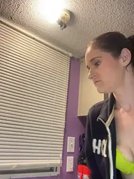 Snapshot of lolabunny9 chatting on 01/26/25, 02:24 lolabunny9 online show from 01/26/25, 02:24