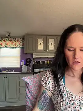 Snapshot of lolabunny9 chatting on 02/03/25, 07:10 lolabunny9 online show from 02/03/25, 07:10