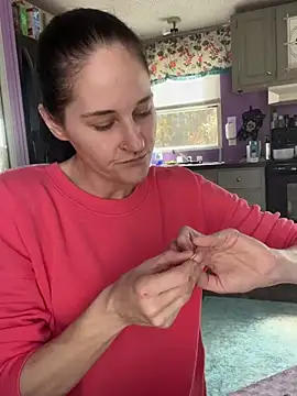 Snapshot of lolabunny9 chatting on 02/04/25, 04:39 lolabunny9 online show from 02/04/25, 04:39