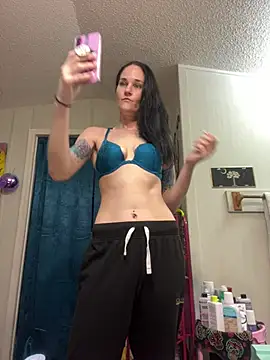 Snapshot of lolabunny9 chatting on 02/09/25, 03:12 lolabunny9 online show from 02/09/25, 03:12