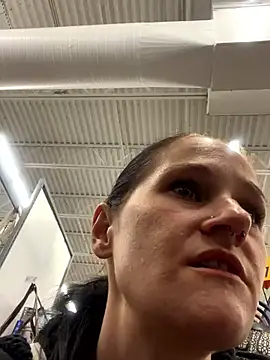 Snapshot of lolabunny9 chatting on 02/14/25, 04:41 lolabunny9 online show from 02/14/25, 04:41