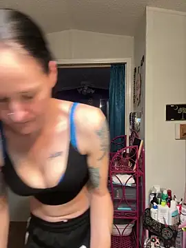 Snapshot of lolabunny9 chatting on 03/03/25, 02:37 lolabunny9 online show from 03/03/25, 02:37