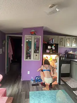 Snapshot of lolabunny9 chatting on 03/10/25, 01:43 lolabunny9 online show from 03/10/25, 01:43