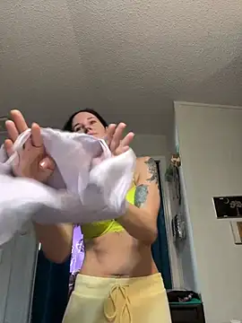 Snapshot of lolabunny9 chatting on 03/19/25, 01:07 lolabunny9 online show from 03/19/25, 01:07