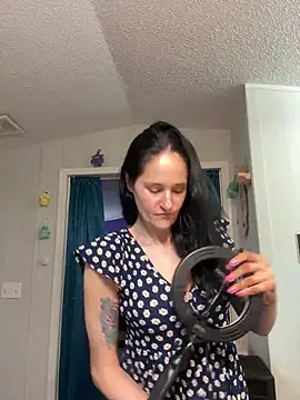 Snapshot of lolabunny9 chatting on 03/21/25, 01:56 lolabunny9 online show from 03/21/25, 01:56