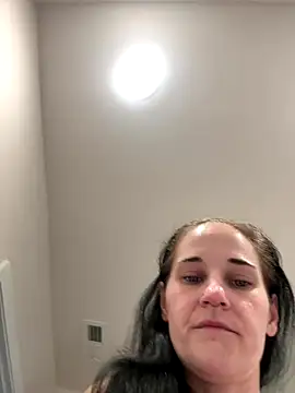 Snapshot of lolabunny9 chatting on 09/09/25, 04:50 lolabunny9 online show from 09/09/25, 04:50