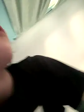 Snapshot of lolabunny9 chatting on 09/24/25, 03:15 lolabunny9 online show from 09/24/25, 03:15