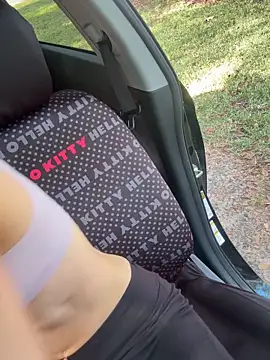 Snapshot of lolabunny9 chatting on 10/09/25, 02:04 lolabunny9 online show from 10/09/25, 02:04