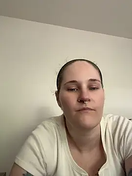 Snapshot of lolabunny9 chatting on 07/05/26, 04:58 lolabunny9 online show from 07/05/26, 04:58