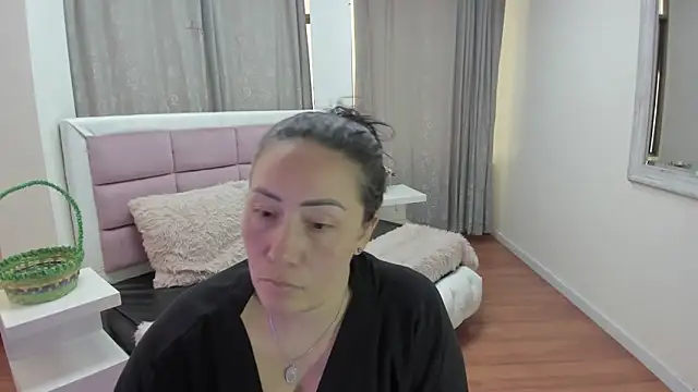 Snapshot of gaby_trent chatting on 05/16/26, 05:12 gaby trent online show from 05/16/26, 05:12