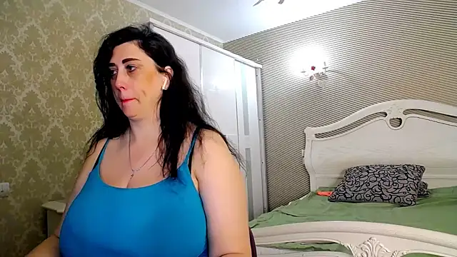 Evelyn Shy online show from 04/07/26, 08:37