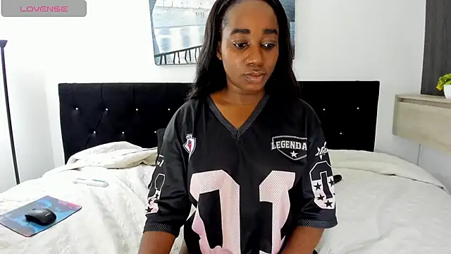 Snapshot of cristaaalclocks1 chatting on 07/11/26, 02:20 cristaaalclocks1 online show from 07/11/26, 02:20