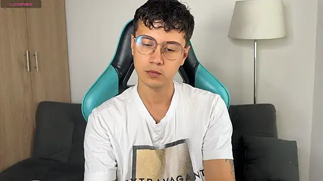 LeaneSeb online show from 03/08/26, 06:55