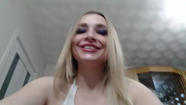 Snapshot of Mika_Passion chatting on 01/18/25, 01:08 Mika Passion online show from 01/18/25, 01:08
