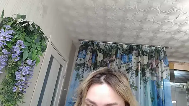 Mika Passion online show from 12/15/25, 07:12