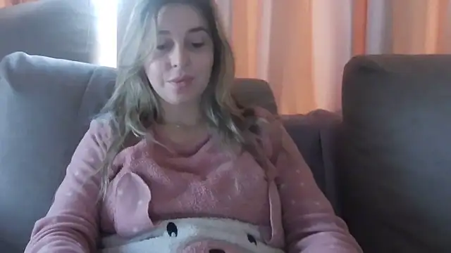 Aliss Hottie online show from 01/05/25, 12:21