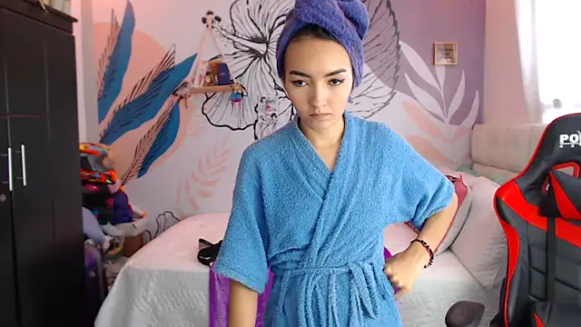 LinzyBaner online show from 02/06/25, 08:34