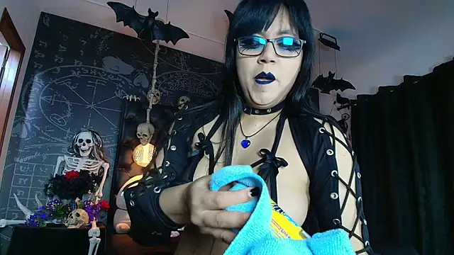 AlexHoe  online show from 11/28/25, 06:32